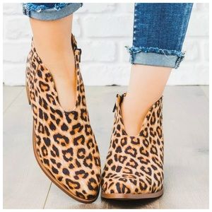 Leopard Print Boot Business Casual Shoe Size 9 NEW